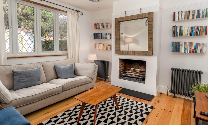 Chorleywood West Casa | Pass the Keys | Cosy 3 Bed Cottage in Chorleywood