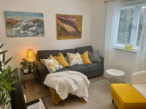 Borehamwood Casa | Pass the Keys Cosy One Bedroom House with Parking
