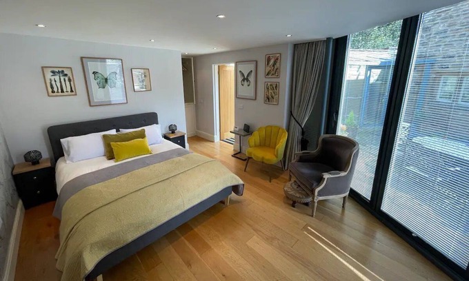 Hathersage Apartamento | Pass the Keys | Delightful & Dainty Vibrant Village for 2