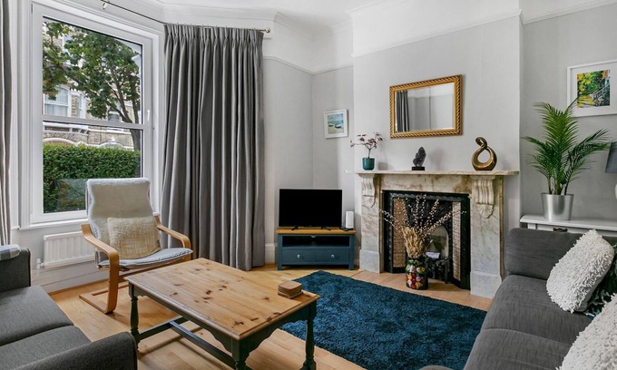 Northcote Casa | Pass the Keys | Elegant GetAway House in Vibrant Clapham Juction
