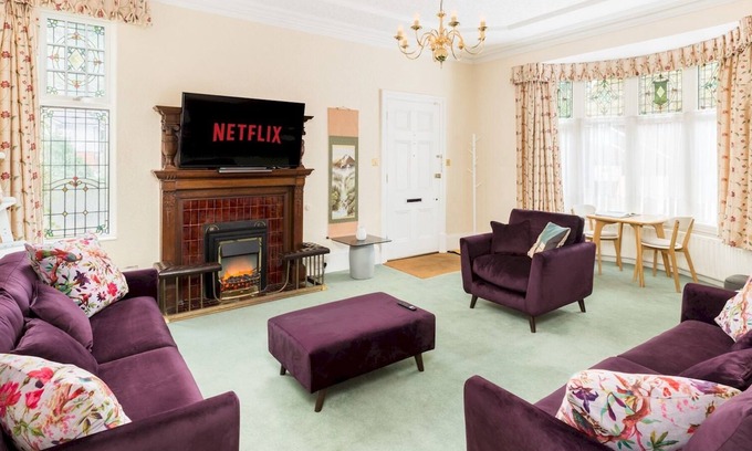Olton Apartamento | Pass the Keys | Fabulous Luxury Flat Ideal for Work Leisure