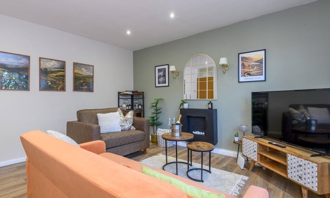 Shipley Apartamento | Pass the Keys | Family Friendly home in Baildon Court-Free Parking