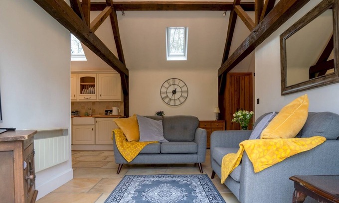 Aston Magna Casa | Pass the Keys | Secluded 2 bedroom cottage in scenic Aston Magna