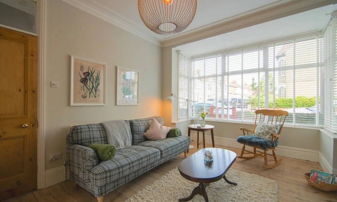 Southend-on-Sea Casa | Pass the Keys | Cosy Stylish house near Southend