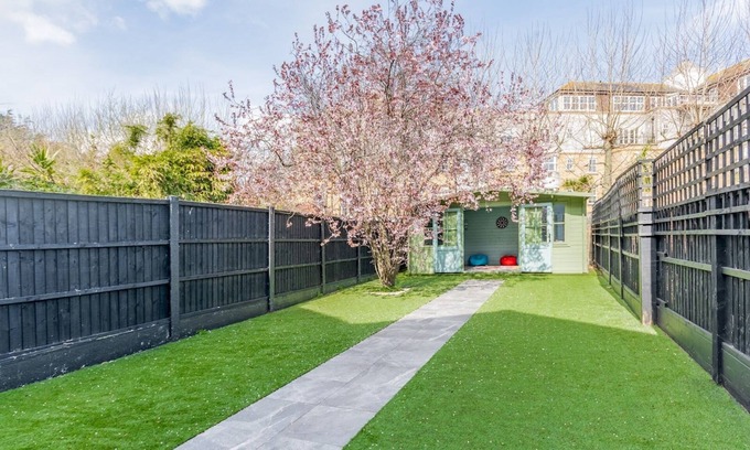 Southend-on-Sea Casa | Pass the Keys |4-Bedroom Seafront House in Southend | Sea Views