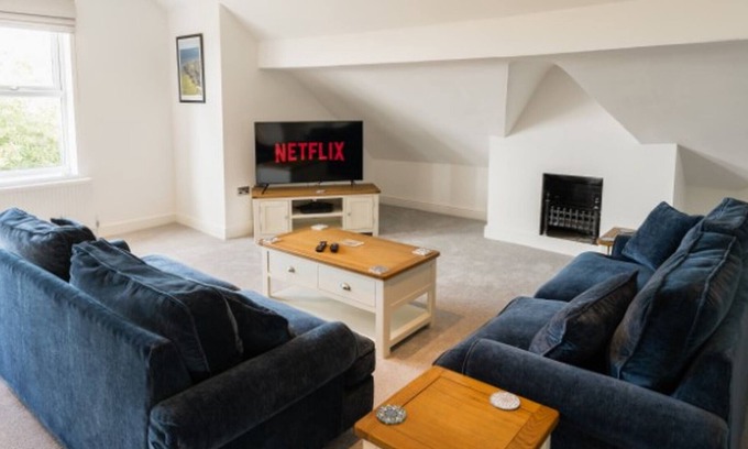 Hoylake Apartamento | Pass the Keys | Golfer's paradise with views of Royal Liverpool Golf Club