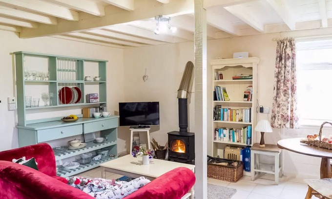 Wedmore Cabaña | Pass the Keys | Ian's Cottage, Wedmore - country cottage for two