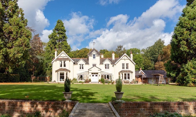 Norton Disney Casa | Pass the Keys | Idyllic Countryside Retreat