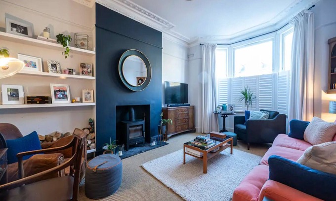 Dulwich Casa | Pass the Keys | London Spacious Dulwich family house with Pool