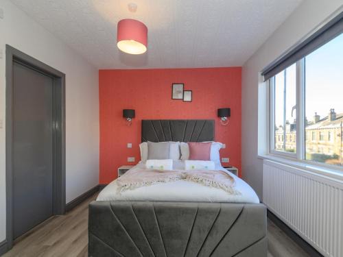 Leeds Apartamento | Pass the Keys Love Blooms in Lower Wortley - Couples Hideout with a Shared Kitchen