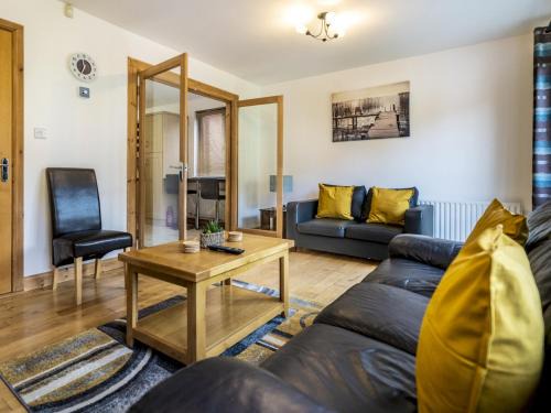 Belfast Casa | Pass the Keys Lovely 4BR Home w Garden 7 Min from City Centre