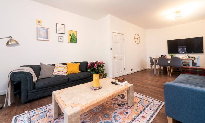 Barnehurst Casa | Pass the Keys | Luxurious and Spacious 3 Bed Home Away From Home
