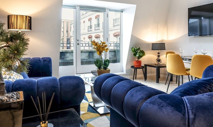 Cathedral Quarter Apartamento | Pass the Keys | Luxury Living Cathedral Quarter Cafes Bars