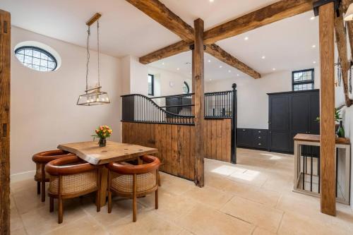 Brill Casa | Pass the Keys Merlin’s stables-country retreat