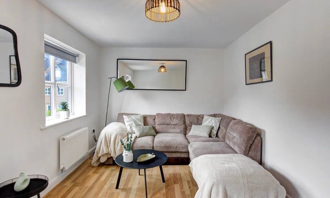 Wythenshawe Casa | Pass the Keys | Modern Townhouse With 3 Bathrooms