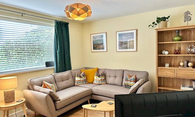 Pembroke Dock Casa | Pass the Keys | Pembroke Dock Hidden Gem