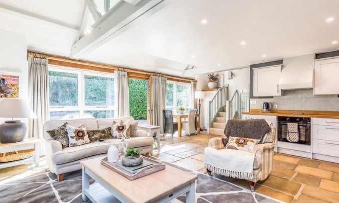 Funtington Casa | Pass the Keys | Peaceful and beautiful 1 bedroom barn conversion