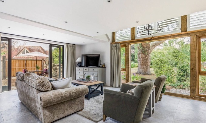 Funtington Casa | Pass the Keys | Peaceful And Beautiful Barn In Downland Village
