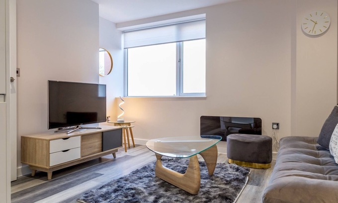 Sheldon Apartamento | Pass the Keys | Prime Luxurious Apartment | NEC | Free Parking!!