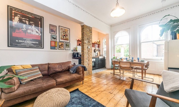 Charlton Apartamento | Pass the Keys | Rustic and Quirky Flat in Charming Charlton Village