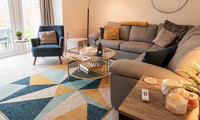 Wirral Casa | Pass the Keys | Spacious family home Sleeps 7 Upton Wirral