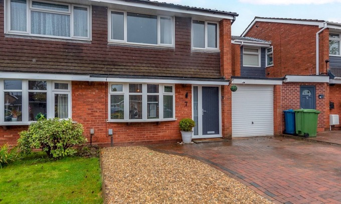 Stafford Casa | Pass the Keys | Spacious & Homely 3BR Stafford – Ideal Getaway!