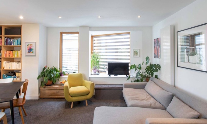 Leabridge Apartamento | Pass the Keys | Spacious 2BR Waterside Views