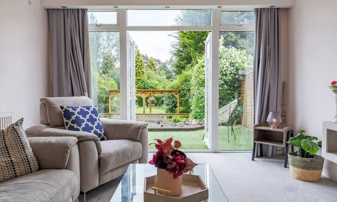 Northfield Casa | Pass the Keys | Stunning 4 Bed, 4 Bath Home:Tranquil Garden Oasis