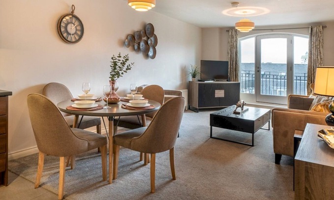 Cathedral Quarter Apartamento | Pass the Keys | Stunning 2BR with Balcony Views in Cathedral Quarter
