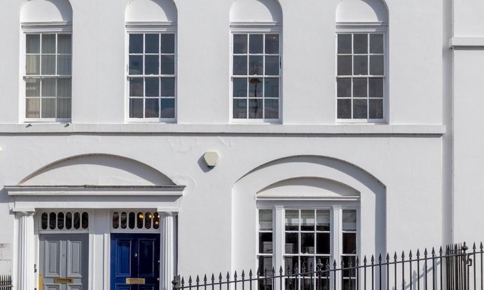 Shrewsbury Casa | Pass the Keys Stunning Georgian town house in the centre of town