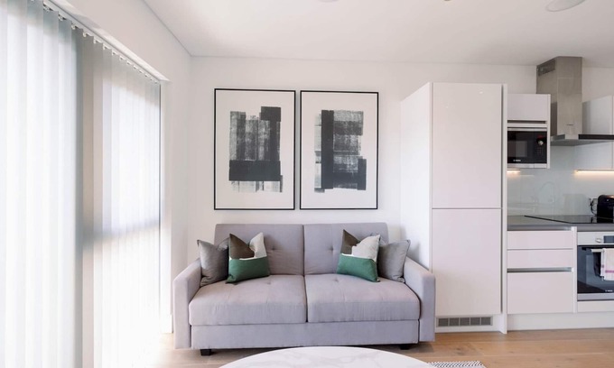 Hoxton West Apartamento | Pass the Keys | Stylish 2BR Near Shoreditch + Liverpool St w/Patio