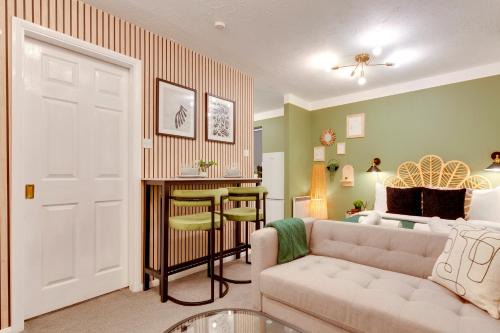 Cherry Hinton Apartamento | Pass the Keys Stylish and modern studio flat Free parking