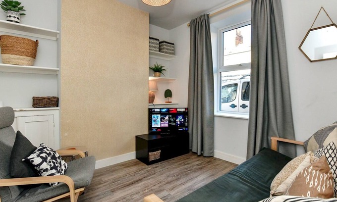 Splott Casa | Pass the Keys | Stylish and Cosy 2 bedroom home close to City Centre