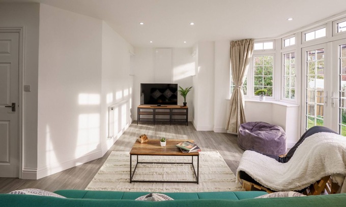 Barnhill Casa | Pass the Keys | Stylish Home in Wembley Park