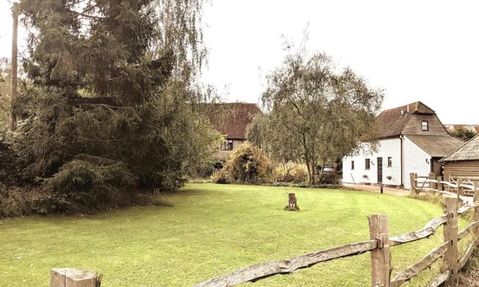 Abbess Roding Casa | Pass the Keys The Granary the perfect Country Cottage all year