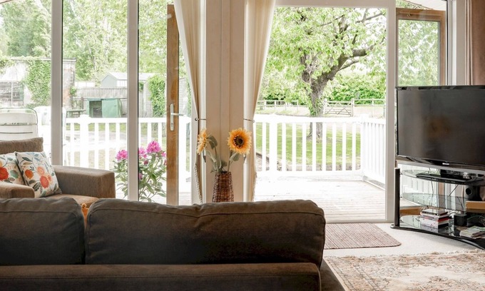 Chester Casa | Pass the Keys | The Lodge at Point House Farm - Sleeps up to 6