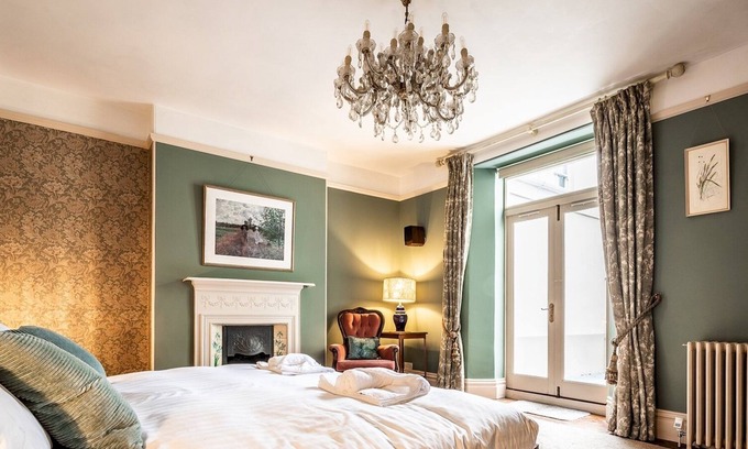 Chagford Apartamento | Pass the Keys | Williams Nest Period Dartmoor Apartment in stunning town setting