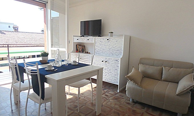Lido di Pomposa Apartamento | Pasubio 1 - Three-room apartment with air conditioning near the sea.