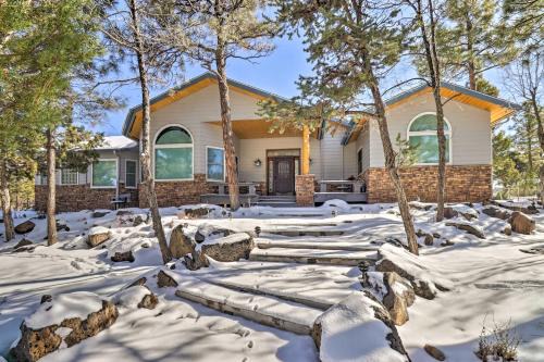 Sierra Pines Casa | Patio and Forest View Peaceful Show Low Home