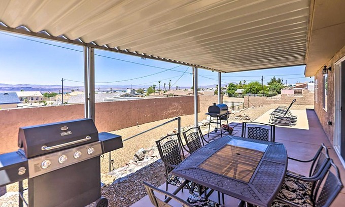 Lake Havasu City Casa | Patio and Grills Mtn-View Home in Lake Havasu City!