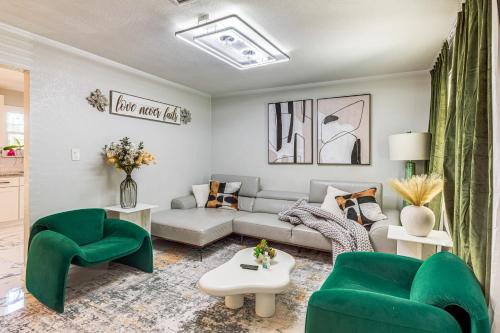 West Arlington Casa | Patio, Grill and Gym! Home 3 Mi to Lake Arlington