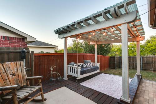 Denton County Casa | Patio, Pergola and Pool Access Aubrey Retreat!