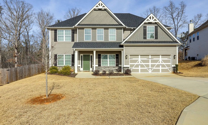 Newnan Casa | Patio w/ Fireplace: Spacious Sharpsburg Home!