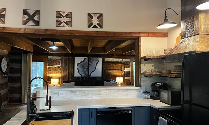 Paoli Cabina | Patoka River Hideaway