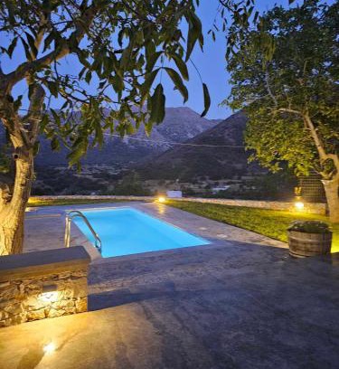 Askifou Casa | Patriko-Cozy villa on the foot of the mountains