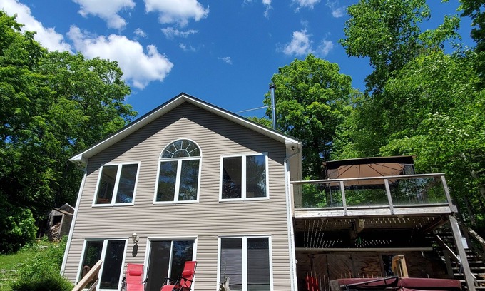 Lanark Highlands Cabaña | Patterson Lake - Lakeview Cottage - Waterfront! W Hot Tub!