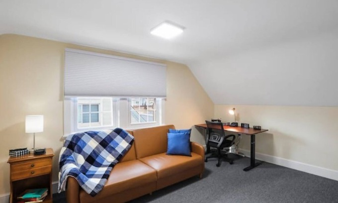 Frederick Apartamento | Patty's Place - convenient, clean, comfortable & safe. Free EV charger onsite!