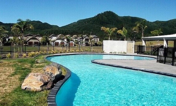 Pauanui Cabaña | Pauanui Lakes - Pauanui Holiday Home