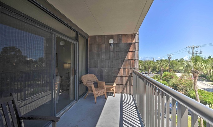 North Litchfield Beach Condominio | Pawleys Island Condo Retreat w/ Beach Access!