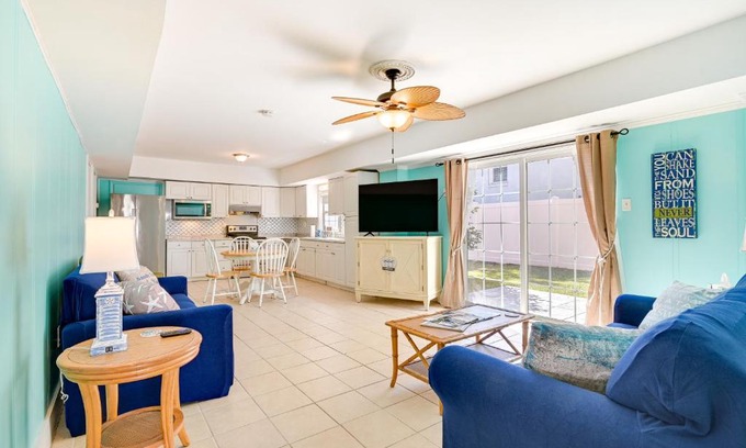 Pawleys Island Casa | Pawleys Island Retreat - Golf Cart Included!